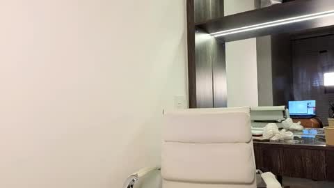 Kira and friends online show from 12, 3, 2026