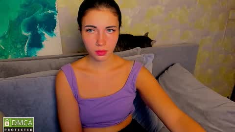 Snapshot of kira_moon_1 chatting on 29, 10, 2025 Kira online show from 29, 10, 2025