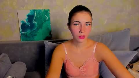 Snapshot of kira_moon_1 chatting on 30, 10, 2025 Kira online show from 30, 10, 2025