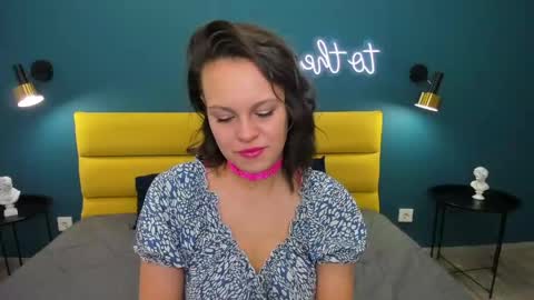 Snapshot of kira_steel chatting on 6, 5, 2026 KIRA online show from 6, 5, 2026