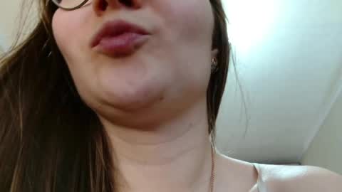 KiraGoldens online show from 11, 4, 2026