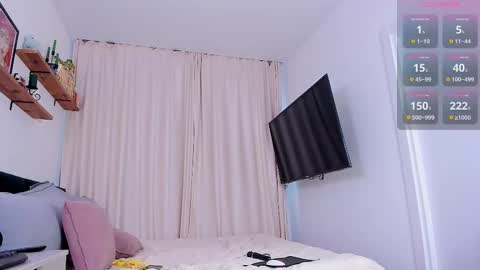 Snapshot of kiralotus chatting on 23, 2, 2025 little vampire online show from 23, 2, 2025