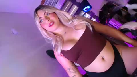 Snapshot of kiramillerxx chatting on 4, 10, 2025 Its your girl KIRA online show from 4, 10, 2025