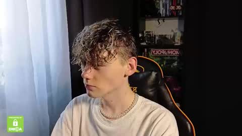 Snapshot of kirill_20_cm chatting on 15, 12, 2025 Kirill and Andrey online show from 15, 12, 2025