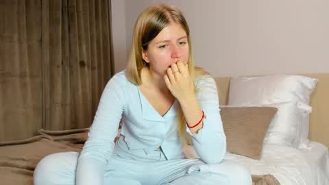 Snapshot of kirraa_ chatting on 14, 11, 2025 Kira online show from 14, 11, 2025