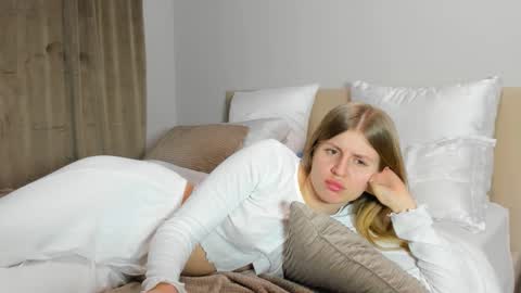 Snapshot of kirraa_ chatting on 28, 11, 2025 Kira online show from 28, 11, 2025