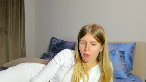 Snapshot of kirraa_ chatting on 1, 12, 2025 Kira online show from 1, 12, 2025