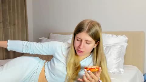 Kira online show from 21, 12, 2025