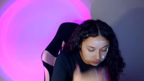 kiss_ameliaa online show from 25, 11, 2025