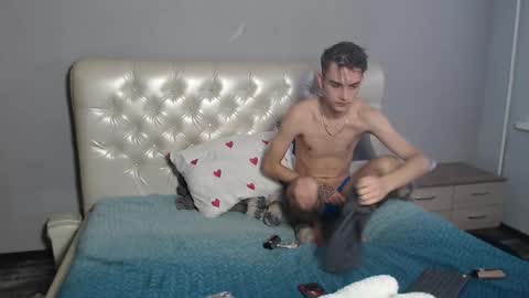 Snapshot of kiss_storm chatting on 27, 10, 2025 Angela and Dan online show from 27, 10, 2025