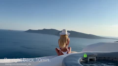 Alexandra online show from 5, 8, 2026