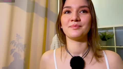 call me Luna online show from 17, 4, 2026