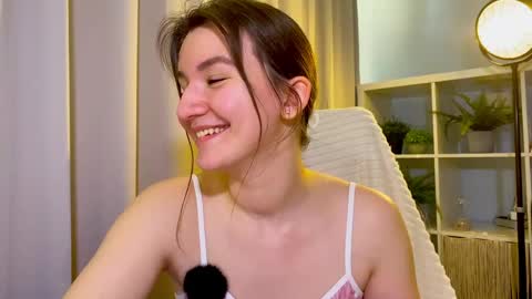 Snapshot of kissable_era chatting on 26, 5, 2026 call me Luna online show from 26, 5, 2026