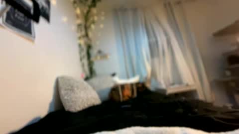 Kissah Kreampuff online show from 22, 1, 2025