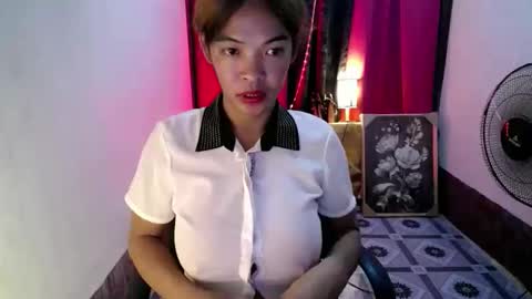 Snapshot of kisses_asian143 chatting on 6, 11, 2025 VICTORIA online show from 6, 11, 2025