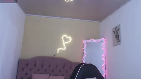 Snapshot of kissi_tay1 chatting on 6, 10, 2025 KISSI online show from 6, 10, 2025