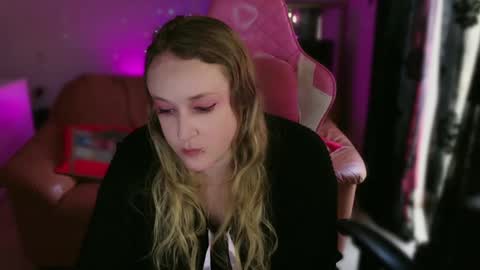 kissica online show from 17, 2, 2025