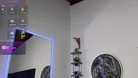 Kissing Company online show from 17, 9, 2025