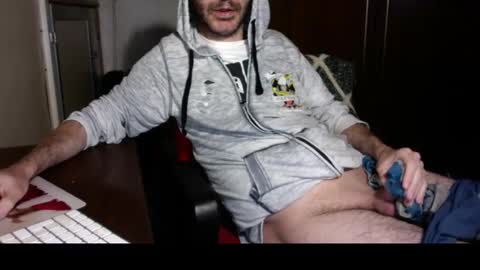 kissofbanned1983 online show from 9, 9, 2025