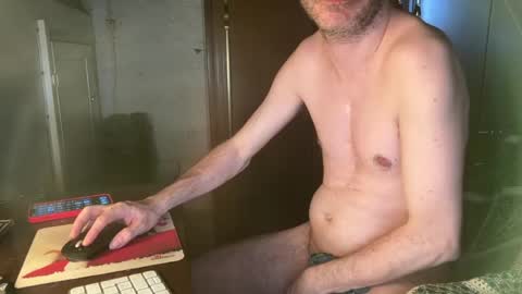 Snapshot of kissofbanned1983 chatting on 25, 5, 2026 kissofbanned1983 online show from 25, 5, 2026