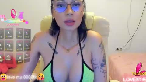 Snapshot of kisssnicol chatting on 17, 10, 2025 kisssnicol online show from 17, 10, 2025