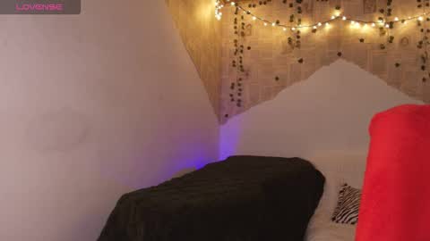 Helena and Brad online show from 22, 11, 2025