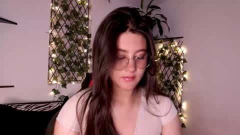 Snapshot of kisstarxxx chatting on 4, 8, 2026 Helena and Brad online show from 4, 8, 2026