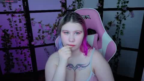Snapshot of kitsune_little chatting on 7, 7, 2026 kitsune_little online show from 7, 7, 2026