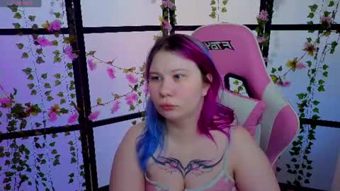 Snapshot of kitsune_little chatting on 16, 7, 2026 kitsune_little online show from 16, 7, 2026