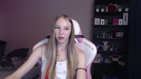 Snapshot of kitsuneyx chatting on 2, 7, 2026 kitsuneyX online show from 2, 7, 2026
