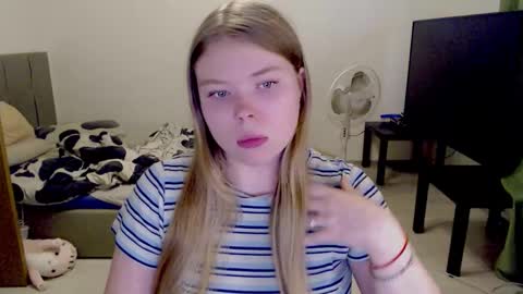 Jennyblonde and Emmabrunette online show from 20, 9, 2025