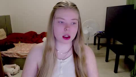 Jennyblonde and Emmabrunette online show from 7, 1, 2026