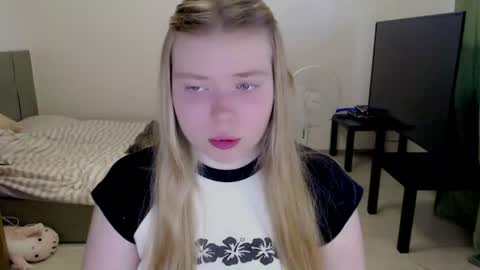 Snapshot of kitten_jenny01 chatting on 14, 6, 2026 Jennyblonde and Emmabrunette online show from 14, 6, 2026