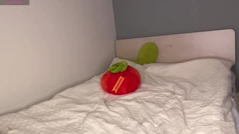 Snapshot of kittenfishing chatting on 23, 9, 2025 kit online show from 23, 9, 2025