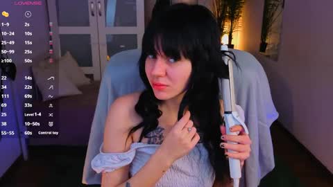 Snapshot of kittenlolla chatting on 17, 5, 2026 Lolla online show from 17, 5, 2026