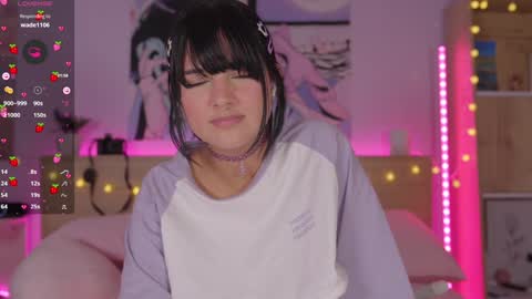 Snapshot of kittenmoon_ chatting on 6, 12, 2024      online show from 6, 12, 2024