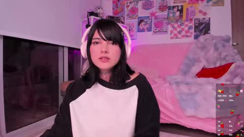 Snapshot of kittenmoon_ chatting on 18, 2, 2025      online show from 18, 2, 2025