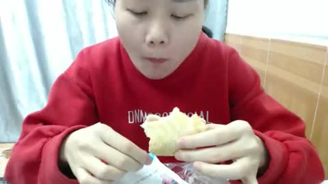 Snapshot of kitti_baby2x chatting on 27, 11, 2025 kitti_baby2x online show from 27, 11, 2025