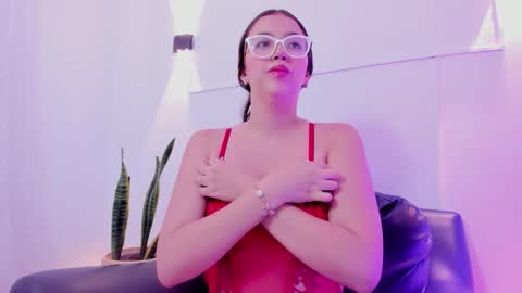 Snapshot of kitti_lovee chatting on 12, 1, 2026 Kitti Love 3 online show from 12, 1, 2026