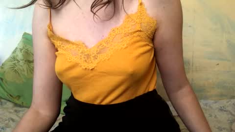Snapshot of kittie_creme chatting on 25, 5, 2026 Kittie Creme online show from 25, 5, 2026
