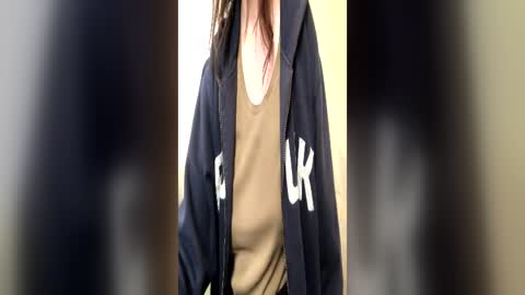 Snapshot of kittie_creme chatting on 18, 6, 2026 Kittie Creme online show from 18, 6, 2026