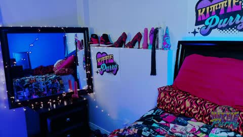 Kittie Purry online show from 8, 1, 2025