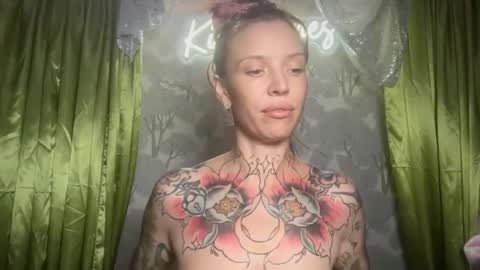 Snapshot of kittjones33 chatting on 17, 5, 2026 kittjones33 online show from 17, 5, 2026