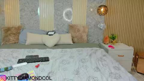 kitty__diamond_ online show from 19, 4, 2026