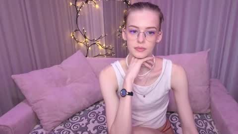 Snapshot of kitty__like18 chatting on 3, 6, 2026 Kitty online show from 3, 6, 2026