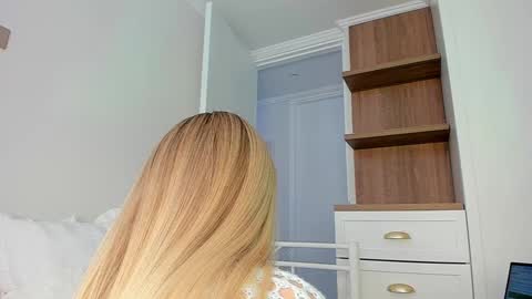 sophie online show from 28, 3, 2026