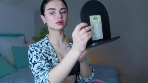 kitty_cut1ee_ online show from 24, 2, 2026