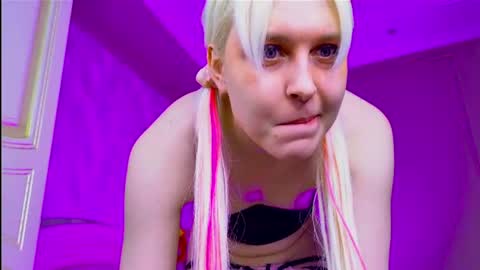Snapshot of kitty_dora chatting on 20, 6, 2026 Evelyn online show from 20, 6, 2026