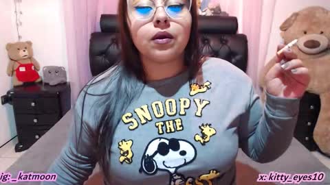 Snapshot of kitty_eyes chatting on 9, 2, 2026 kitty online show from 9, 2, 2026