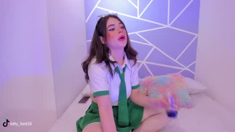 Snapshot of kitty_ford chatting on 13, 12, 2024 Kitty online show from 13, 12, 2024